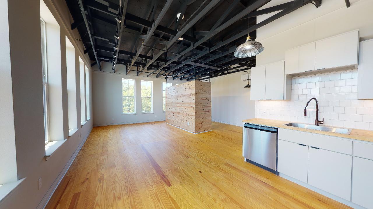 305 W 27th Street, Suite 334 property image