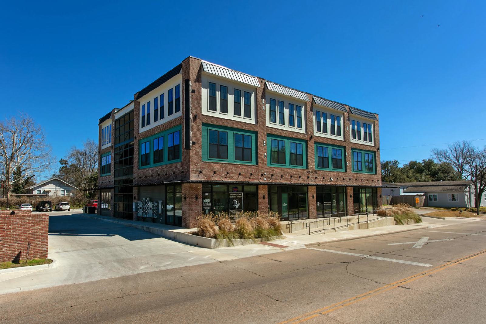 305 W 27th Street, Suite 334 property image