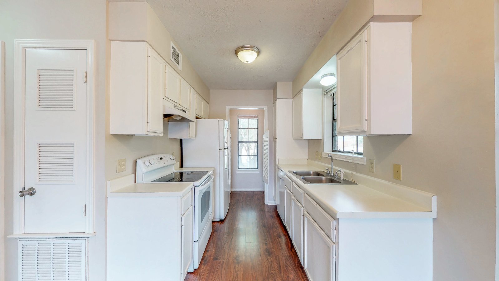 1913 Woodsman property image