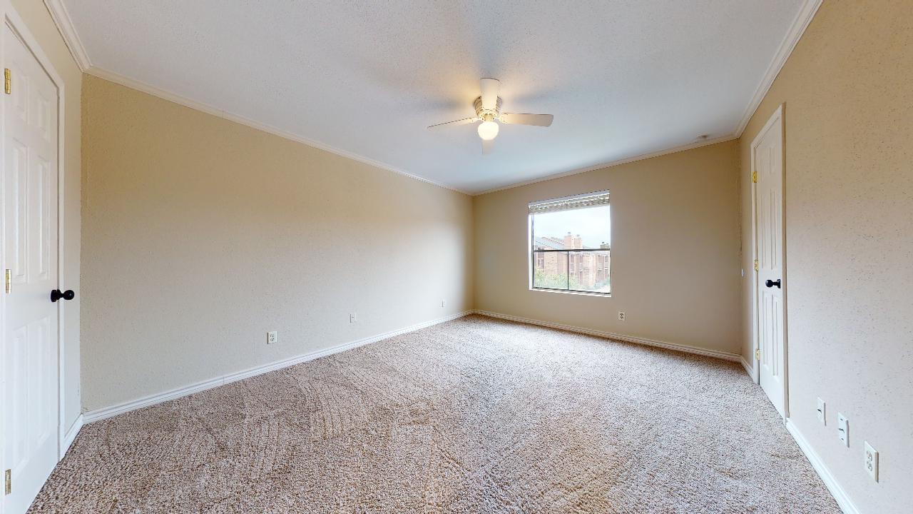 904 University Oaks #032 property image