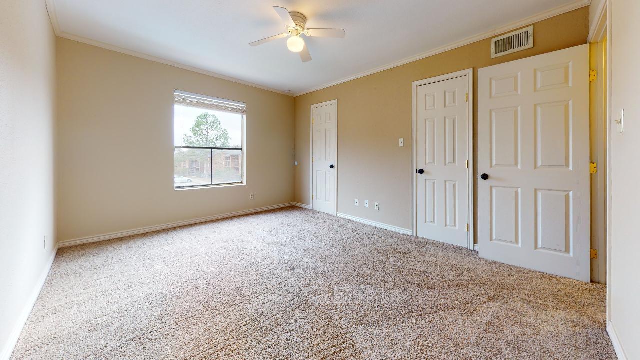 904 University Oaks #032 property image