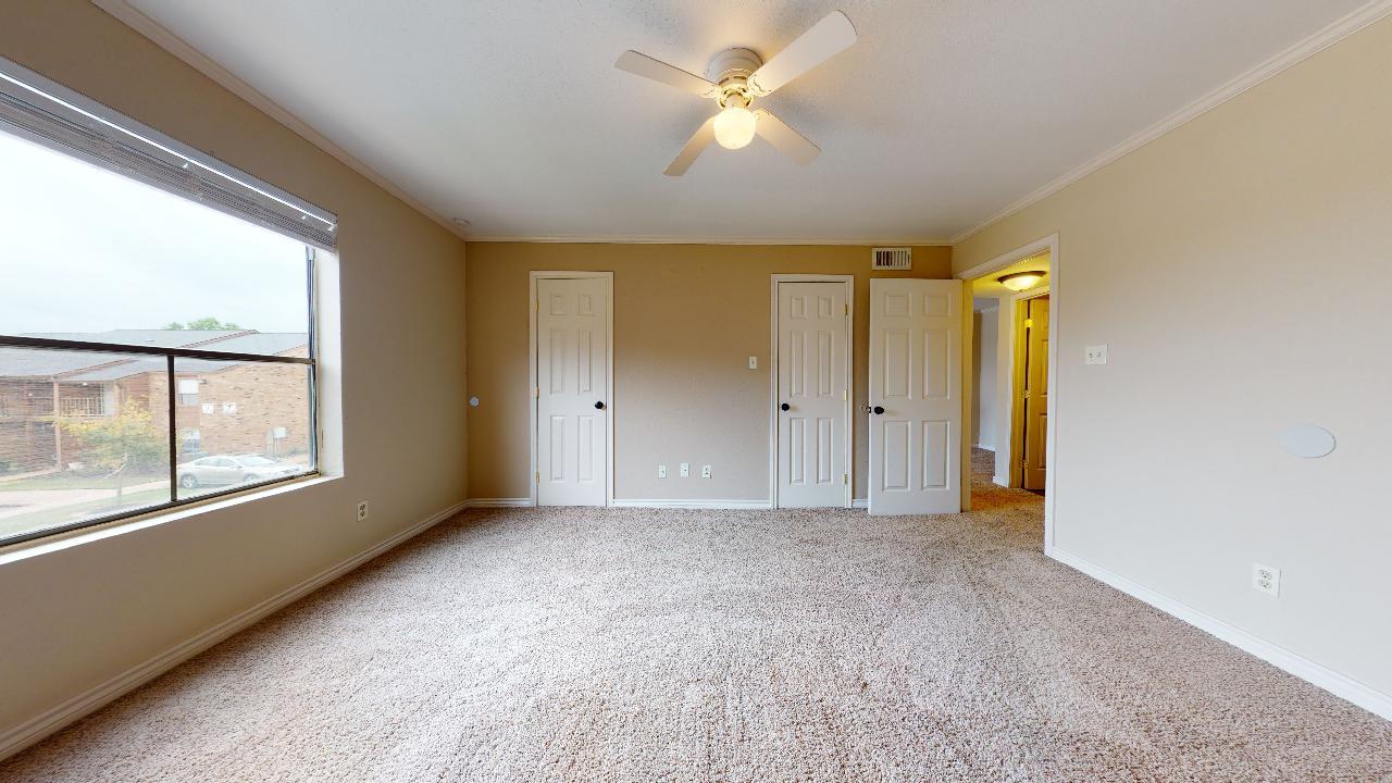 904 University Oaks #032 property image