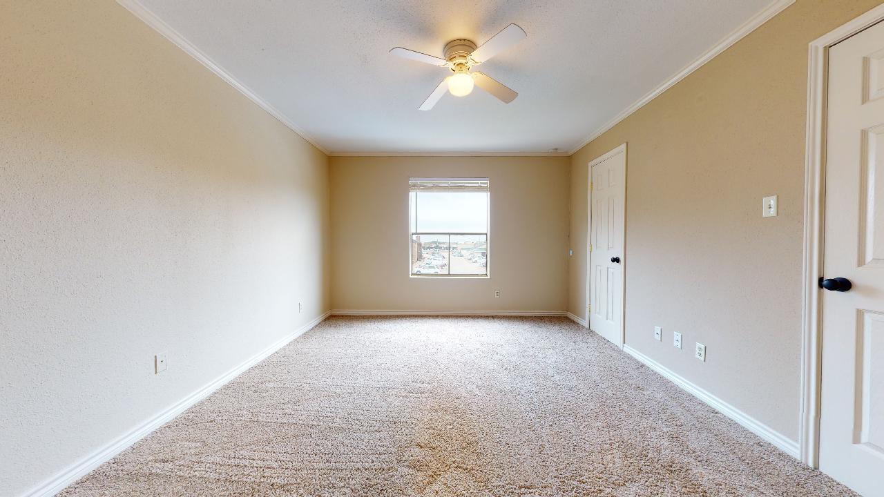 904 University Oaks #032 property image