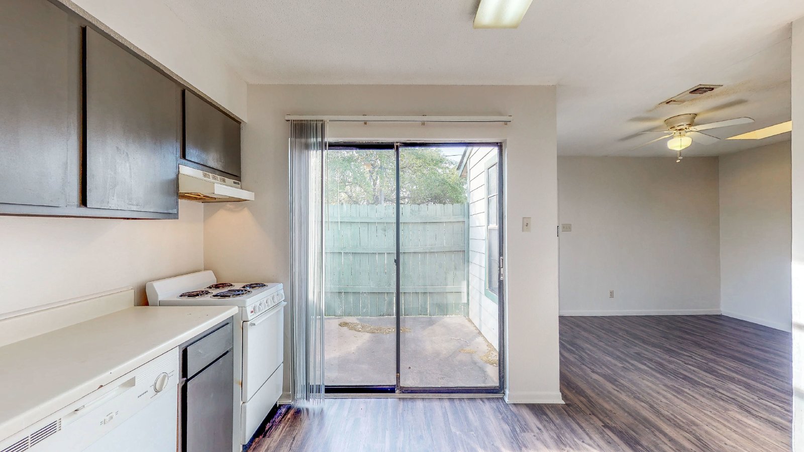 725 Peppertree Dr Apt 8 property image