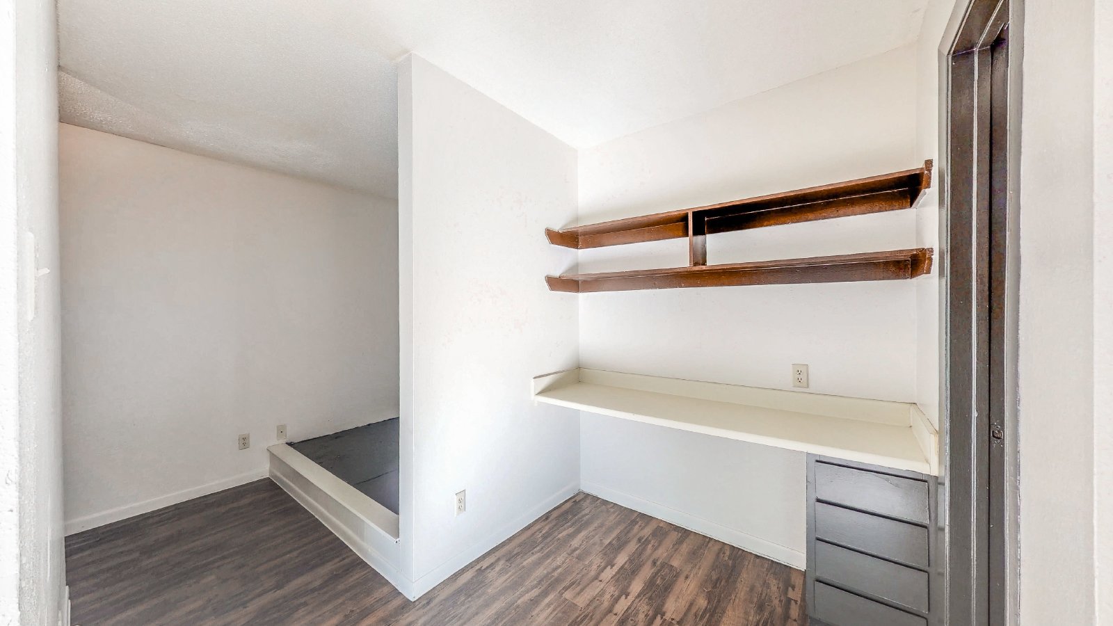 725 Peppertree Dr Apt 8 property image