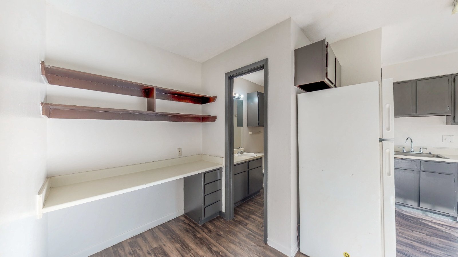725 Peppertree Dr Apt 8 property image