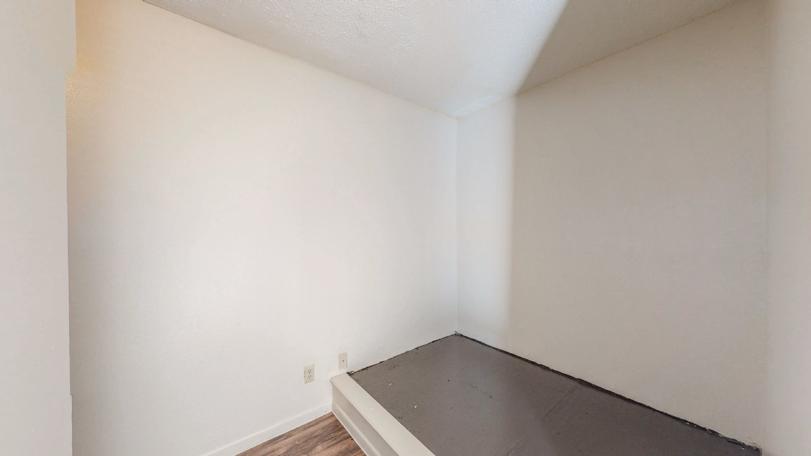 725 Peppertree Dr Apt 8 property image