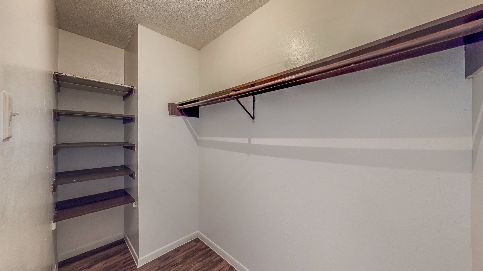 725 Peppertree Dr Apt 8 property image