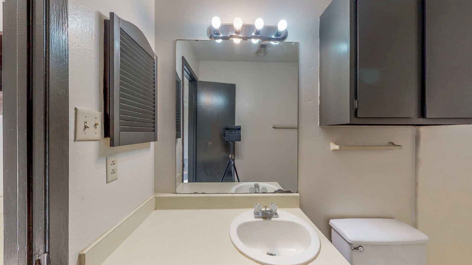 725 Peppertree Dr Apt 8 property image