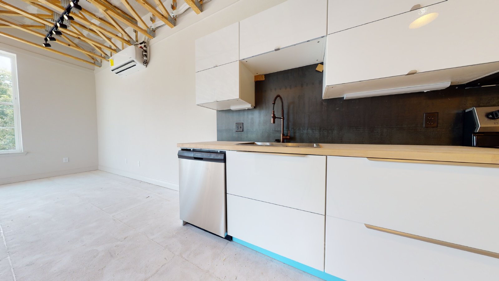 305 W 27th Street, Suite 335 property image