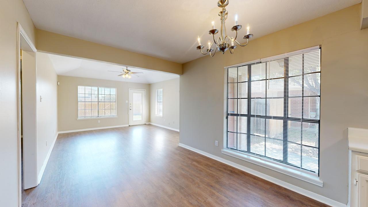 1915 Woodsman Dr property image