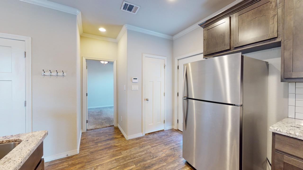 914 Fairview property image