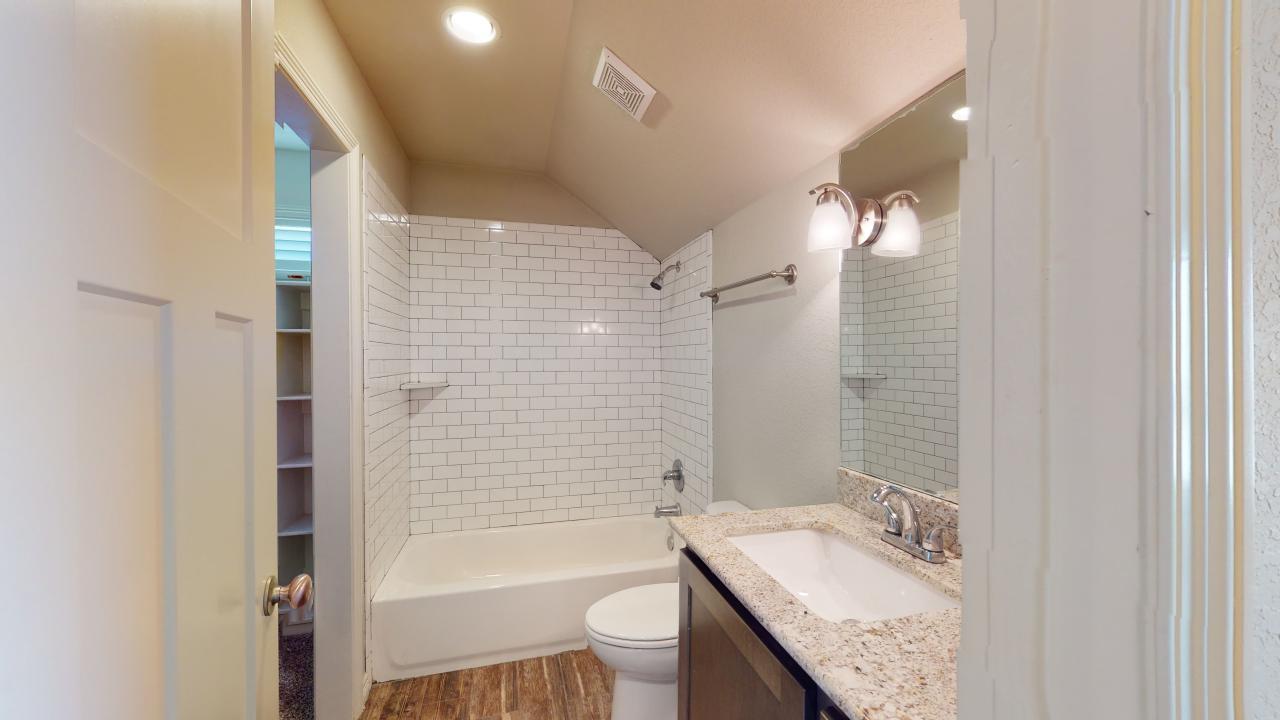 914 Fairview property image