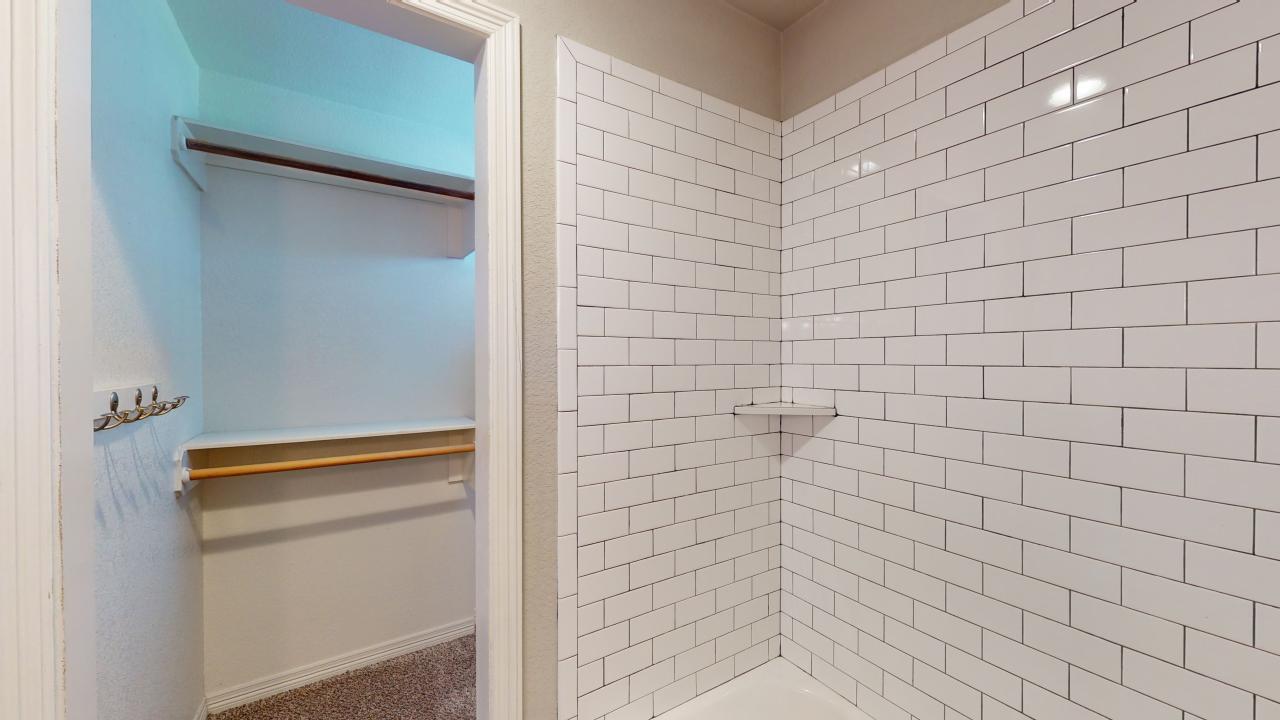 914 Fairview property image