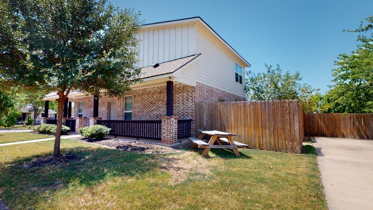 914 Fairview property image